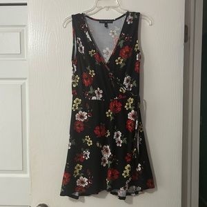 Junior’s Derek Heart floral black dress, Medium